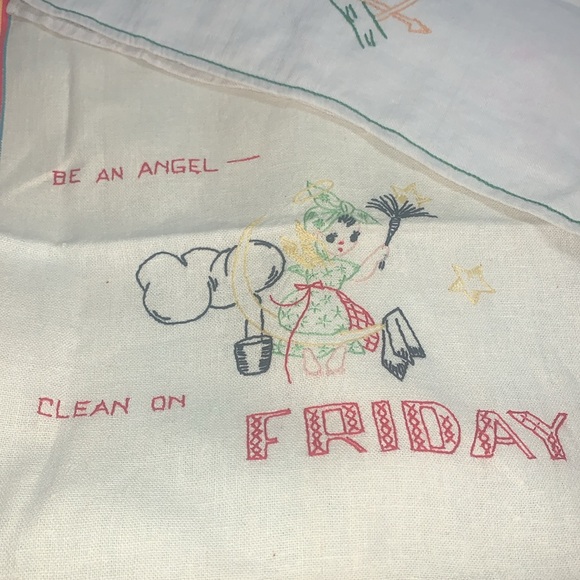 2 Vintage Oversized Embroidered Kitchen Towels.. CLEAN ON FRIDAY / RED BIRD - Picture 2 of 6